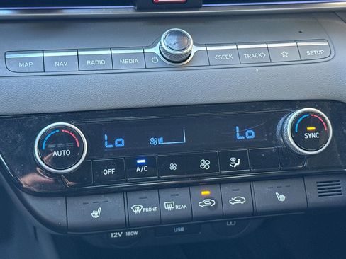 Used 2024 Hyundai Elantra SEL w/ Convenience Package FWD image 30