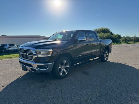 Used 2019 RAM 1500 Laramie AWD/4WD image 10