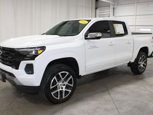 Used 2024 Chevrolet Colorado Z71 w/ Z71 Convenience Package 2 image 4
