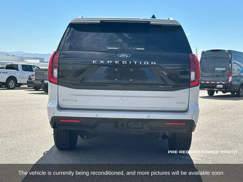 Used 2025 Ford Expedition Max Active AWD/4WD image 5