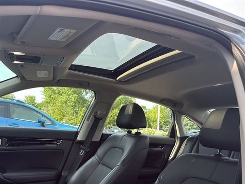Used 2022 Honda Civic Touring image 10