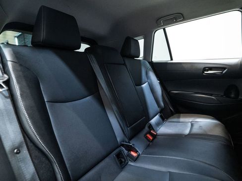 Certified 2024 Toyota Corolla Cross XLE image 31