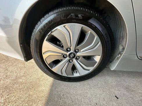 Used 2015 Hyundai Sonata Limited w/ Option Group 02 FWD image 35