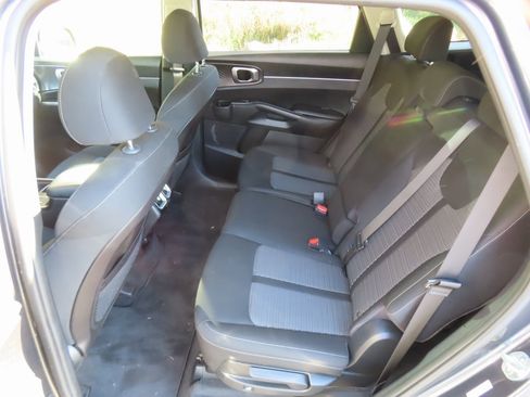 Used 2021 Kia Sorento LX image 25