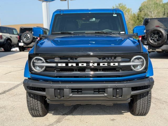 Used 2024 Ford Bronco Outer Banks AWD/4WD image 2