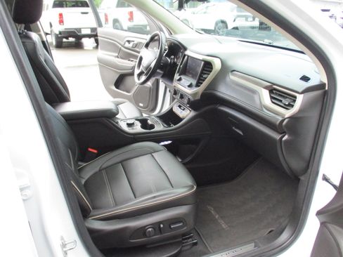Used 2021 GMC Acadia Denali w/ Denali Ultimate Package AWD/4WD image 17