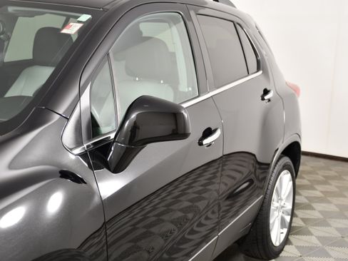 Used 2019 Chevrolet Trax Premier AWD/4WD image 14