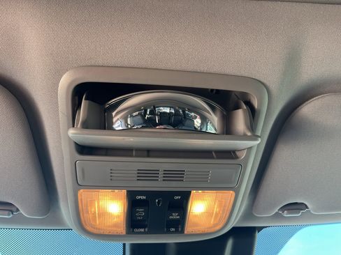 Used 2018 Honda Odyssey EX-L image 19