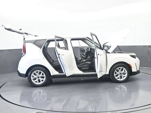 Used 2024 Kia Soul LX w/ Option Group 015 FWD image 68