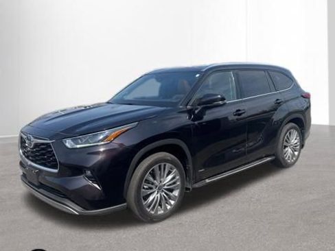 Used 2022 Toyota Highlander Platinum image 1