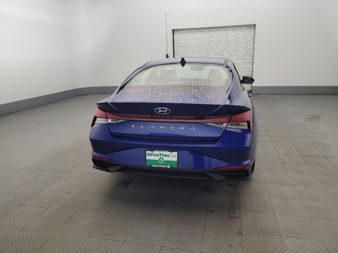Used 2023 Hyundai Elantra SEL w/ Preferred Accessory Package image 7