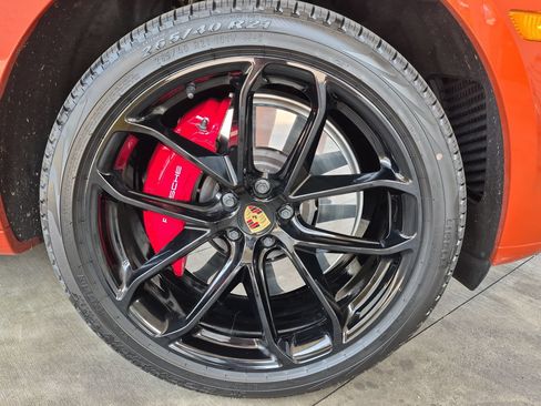 Certified 2023 Porsche Macan GTS AWD/4WD image 31