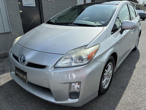 Used 2010 Toyota Prius Five image 3