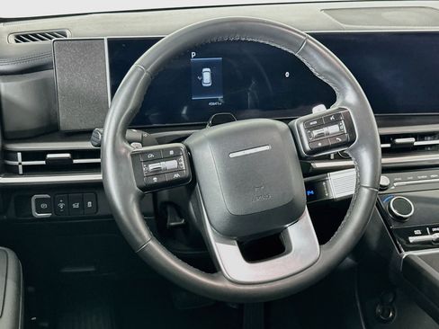 Used 2025 Hyundai Santa Fe SEL FWD image 18