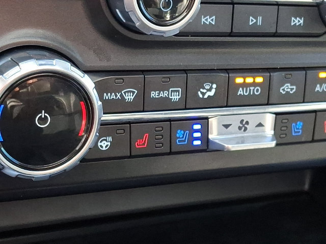 Used 2024 Ford F350 Lariat w/ Lariat Ultimate Package AWD/4WD image 25