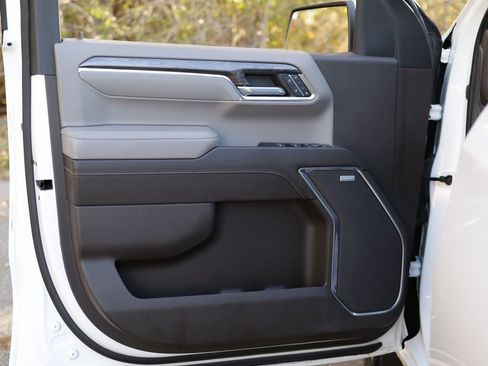 Used 2022 Chevrolet Silverado 1500 LTZ image 24