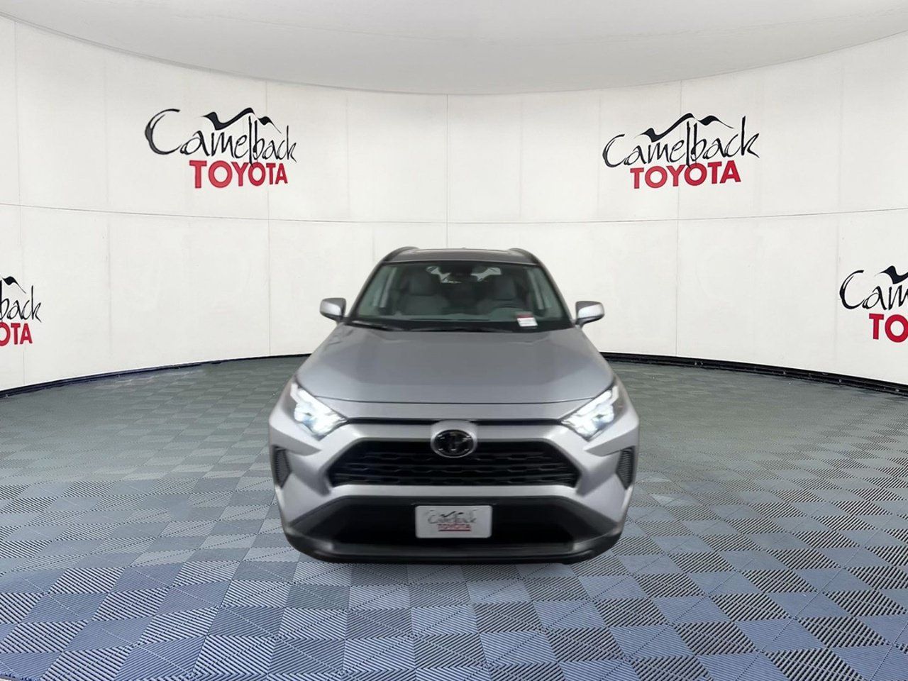 Used 2025 Toyota RAV4 XLE w/ Convenience Package AWD/4WD image 5