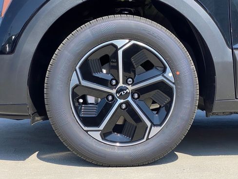 New 2026 Kia Niro LX FWD image 8
