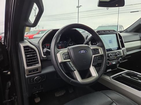 Used 2022 Ford F250 Lariat w/ Black Appearance Package image 8