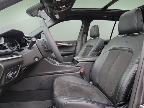 Used 2024 Jeep Grand Cherokee Trailhawk w/ Luxury Tech Group III image 14