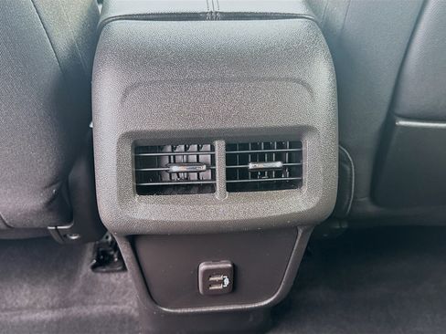 Used 2022 GMC Terrain SLE image 22