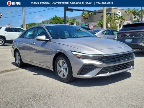 Used 2026 Hyundai Elantra SE image 1