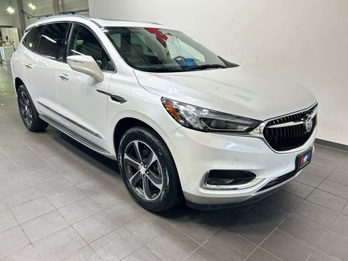 Used 2019 Buick Enclave Premium w/ LPO, Touring Package AWD/4WD image 2