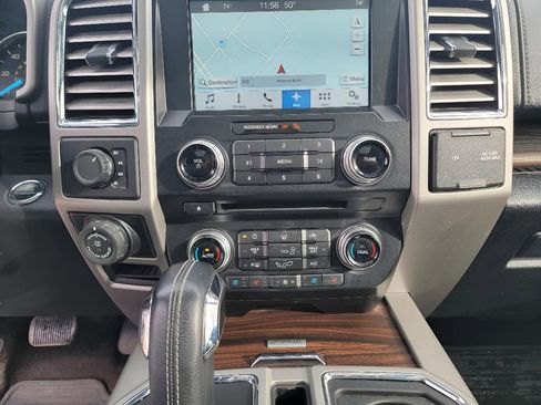 Used 2016 Ford F150 Lariat w/ Equipment Group 501A Mid image 6