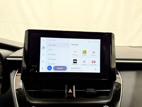 Used 2025 Toyota Corolla LE image 32