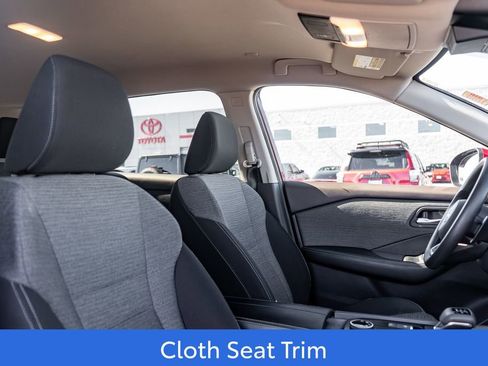 Used 2023 Nissan Rogue SV image 12