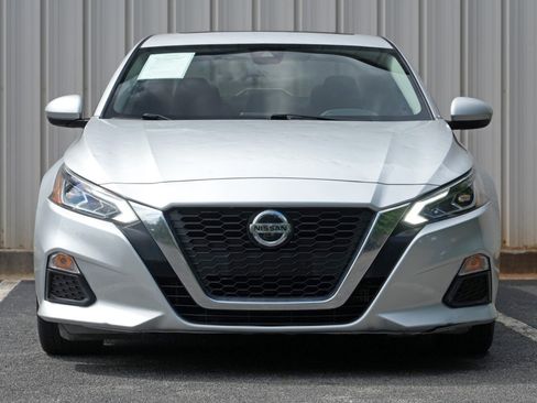 Used 2022 Nissan Altima 2.5 SV FWD image 6