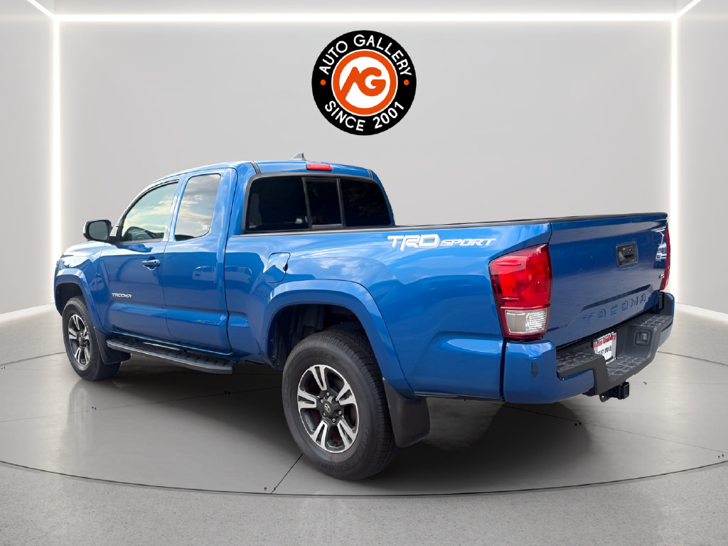 Used 2016 Toyota Tacoma TRD Sport w/ Towing Package RWD image 5