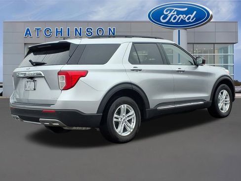 Used 2022 Ford Explorer XLT w/ Equipment Group 202A image 5