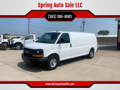 Used 2016 Chevrolet Express 3500 Extended image 1