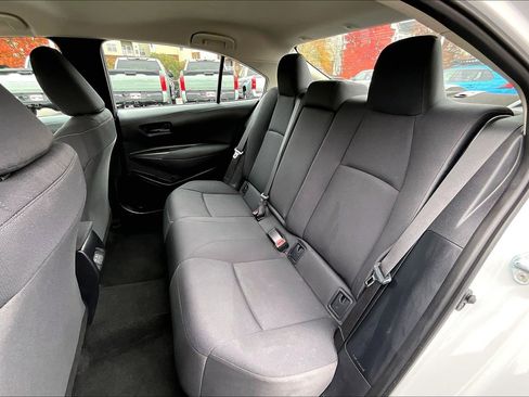 Used 2025 Toyota Corolla LE image 24