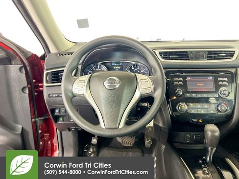 Used 2016 Nissan Rogue S AWD/4WD image 24