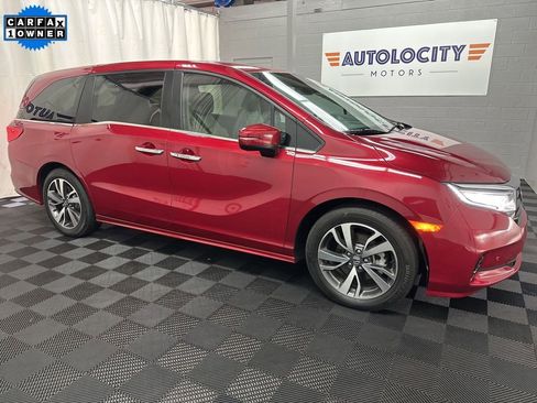 Used 2024 Honda Odyssey Touring image 3
