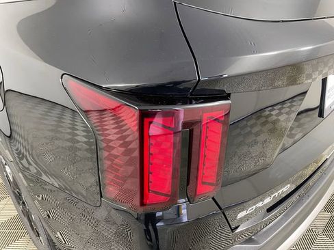 Certified 2025 Kia Sorento S image 18