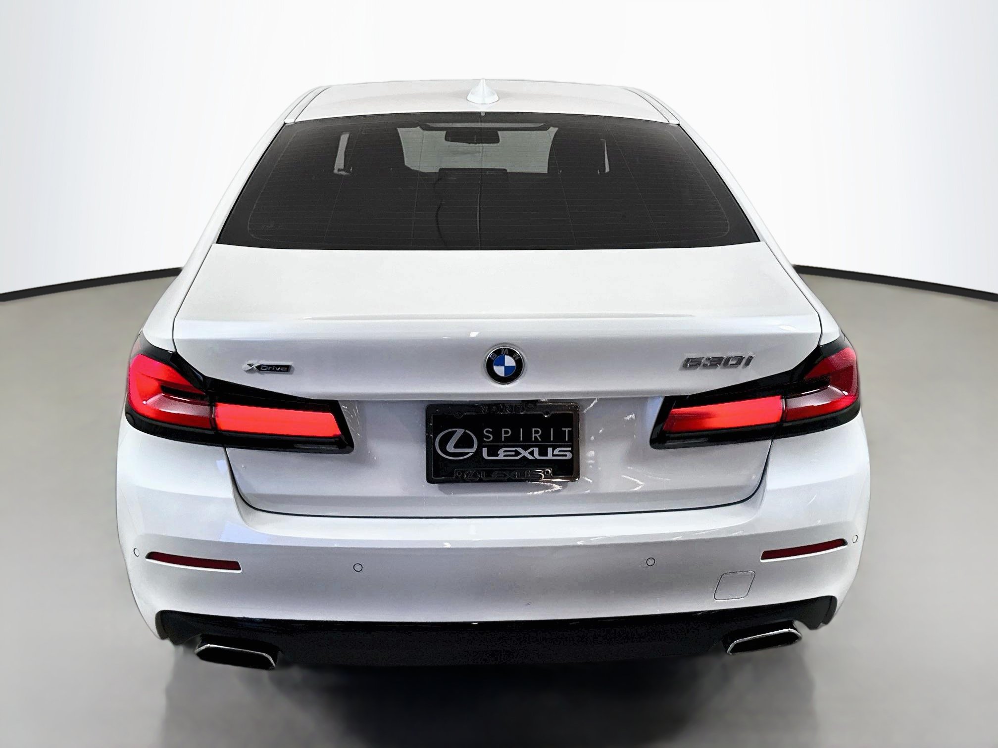 Used 2022 BMW 530i xDrive w/ Premium Package AWD/4WD image 6