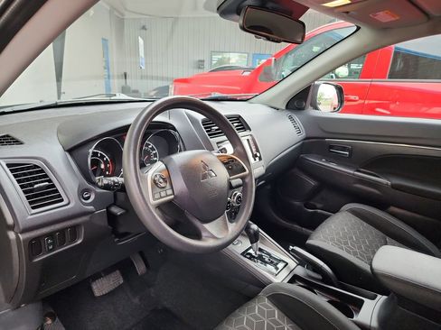 Used 2025 Mitsubishi Outlander Sport ES AWD/4WD image 15