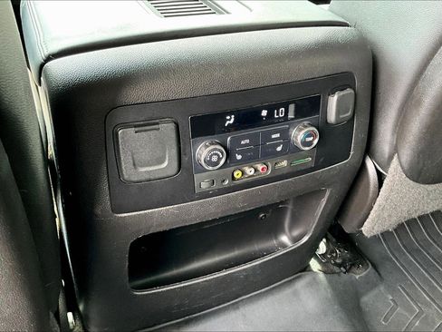 Used 2016 Chevrolet Suburban LTZ AWD/4WD image 10