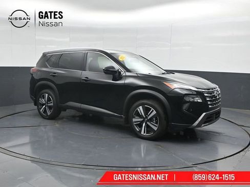 Used 2025 Nissan Rogue SL AWD/4WD image 4