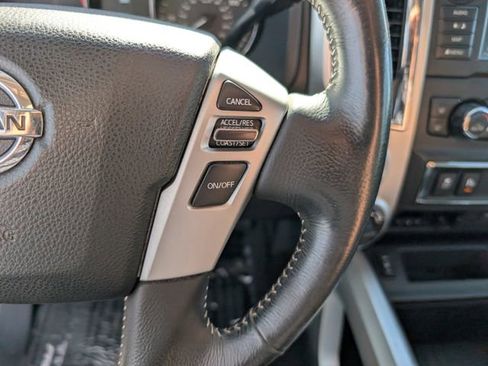 Used 2019 Nissan Titan PRO-4X AWD/4WD image 15