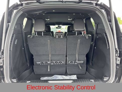 New 2027 Chrysler Pacifica Select FWD image 36
