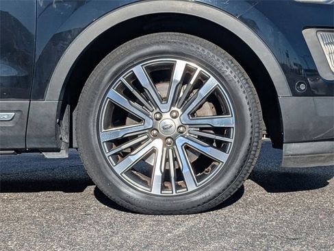 Used 2017 Ford Explorer Platinum image 10