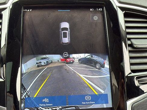 Certified 2023 Volvo XC90 B6 Plus image 18