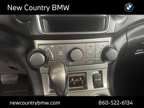 Used 2013 Toyota Highlander SE image 19