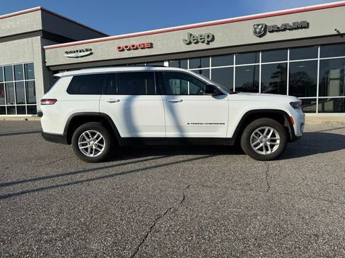 Used 2023 Jeep Grand Cherokee L Laredo image 6