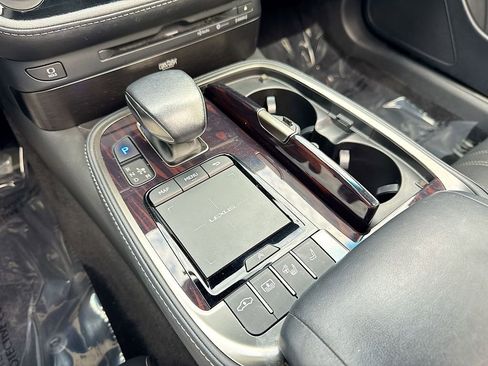 Used 2022 Lexus LS 500 w/ Interior Upgrade Package image 30