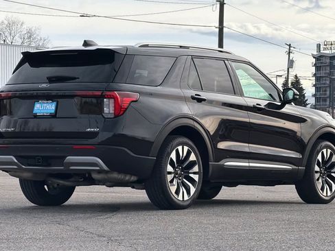 Certified 2025 Ford Explorer Platinum w/ LUX Leather Package image 2